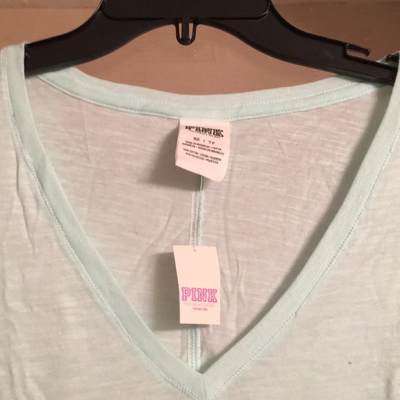NWT Victoria’s secret VS Pink V neck shirt XS - Picture 4 of 6